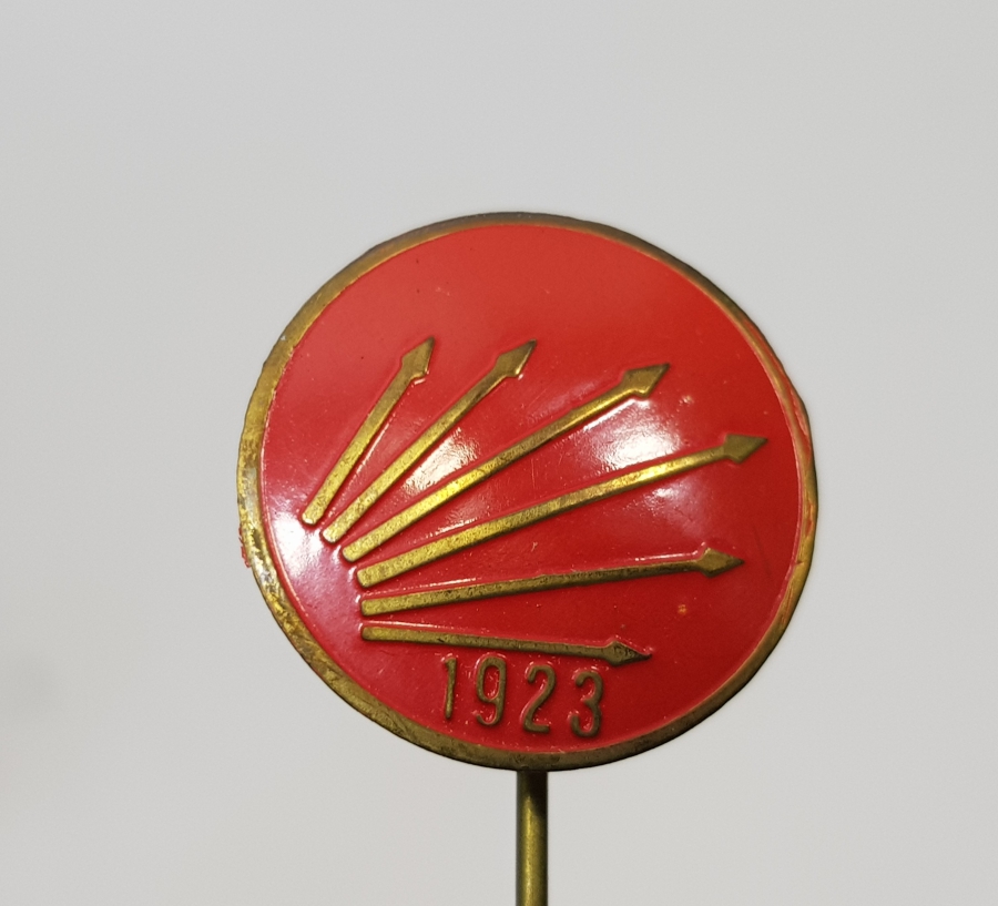 ORİJİNAL KABINDA ANTİKA CHP ROZETİ