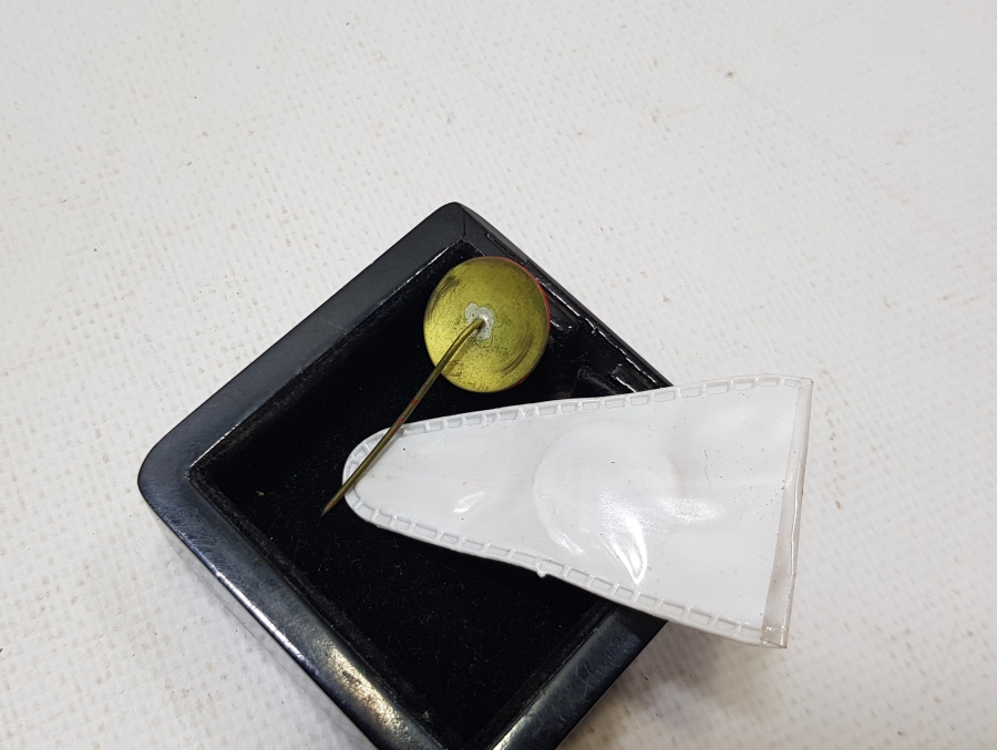 ORİJİNAL KABINDA ANTİKA CHP ROZETİ