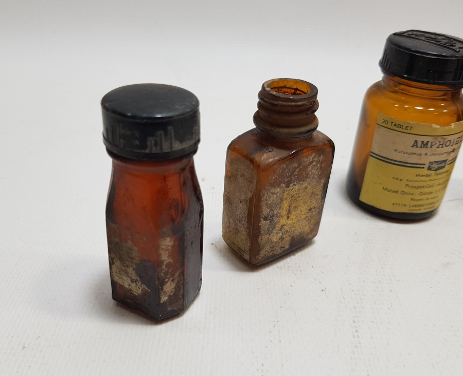 ECZACILIK TARİHİ - ANTİKA İLAÇ ŞİŞELERİ LOTU