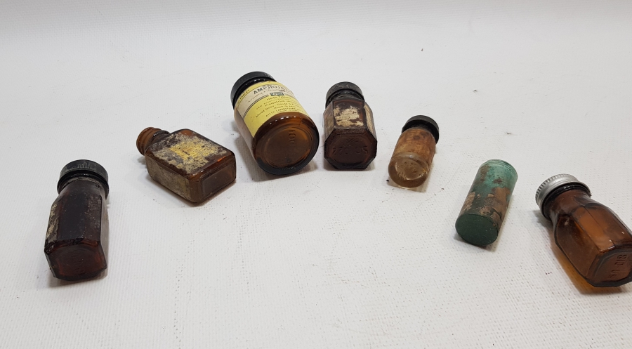 ECZACILIK TARİHİ - ANTİKA İLAÇ ŞİŞELERİ LOTU