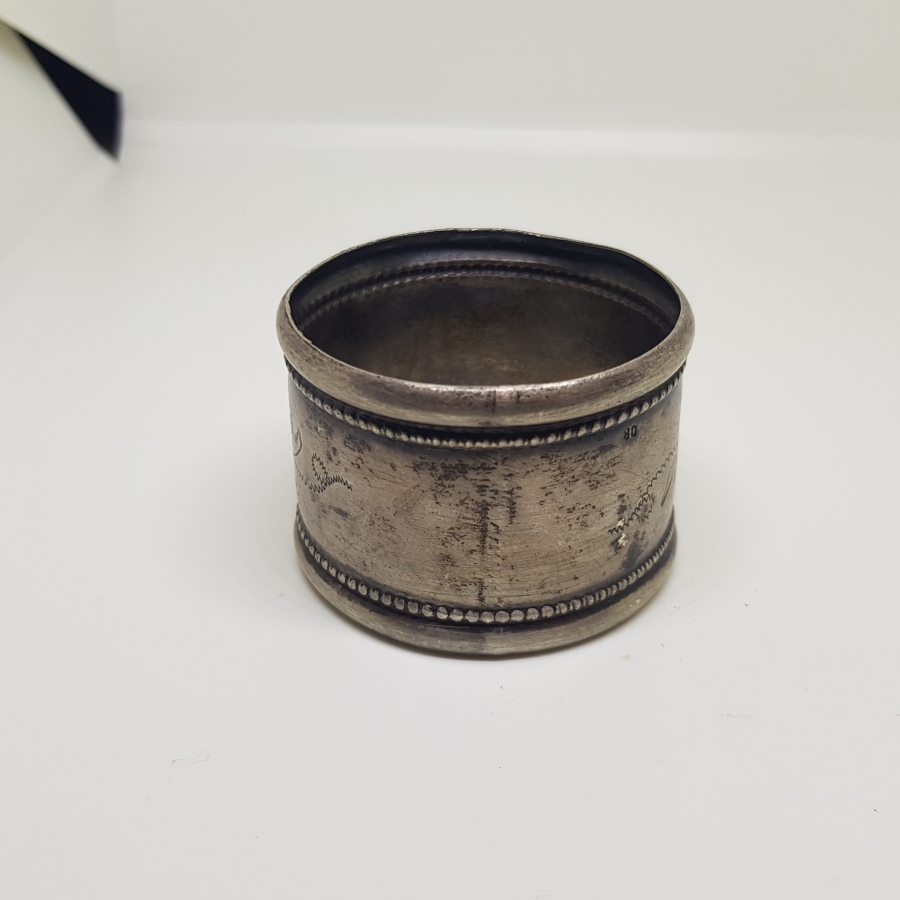 ÜZERİ KABARTMA İŞÇİLİKLİ ANTİKA GÜMÜŞ PEÇETELİK