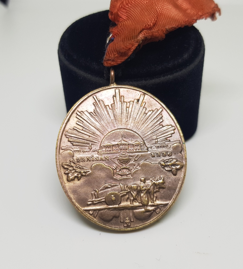 ORİJİNAL ASKISIYLA YÜKSEK KONDİSYONDA İSTİKLAL MADALYASI