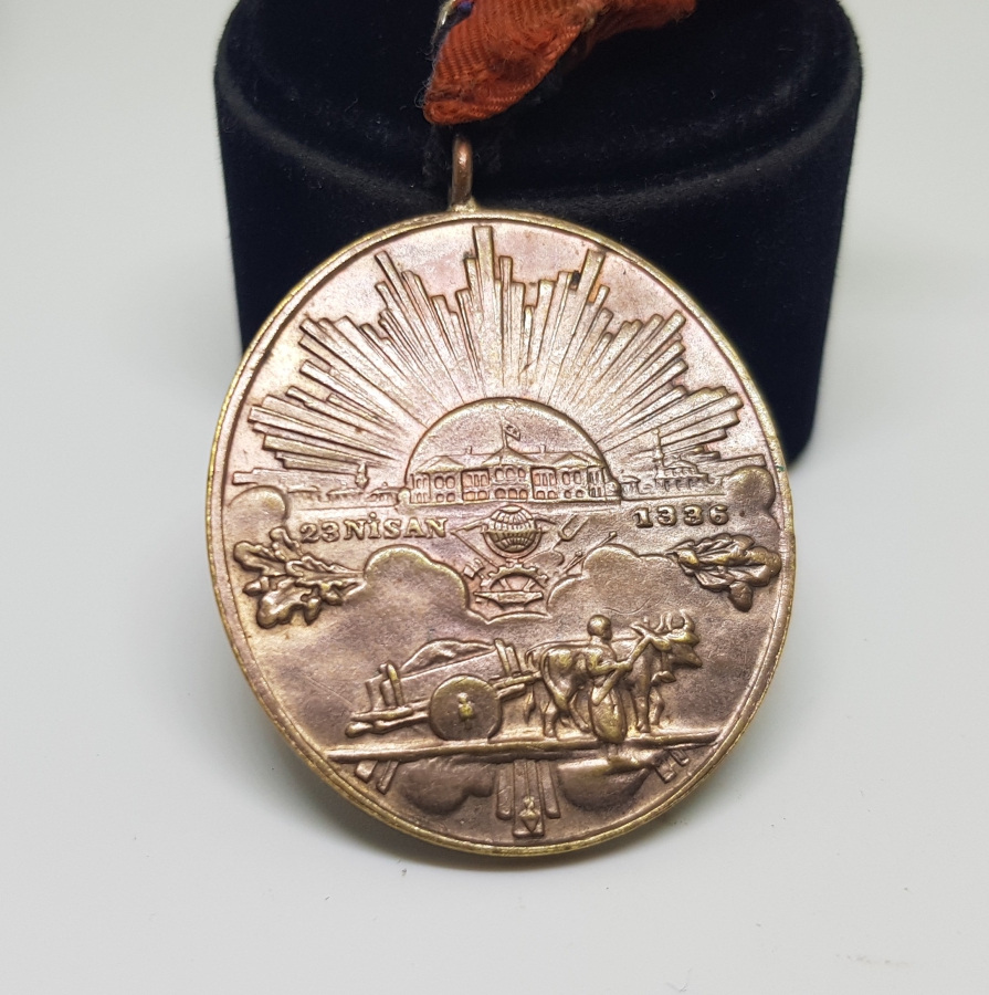 ORİJİNAL ASKISIYLA YÜKSEK KONDİSYONDA İSTİKLAL MADALYASI