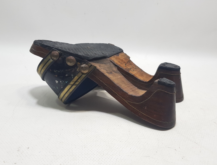 AHŞAP ÜZERİ İŞLEMELİ OSMANLI DÖNEMİ AFYON İŞİ GELİN TERLİĞİ