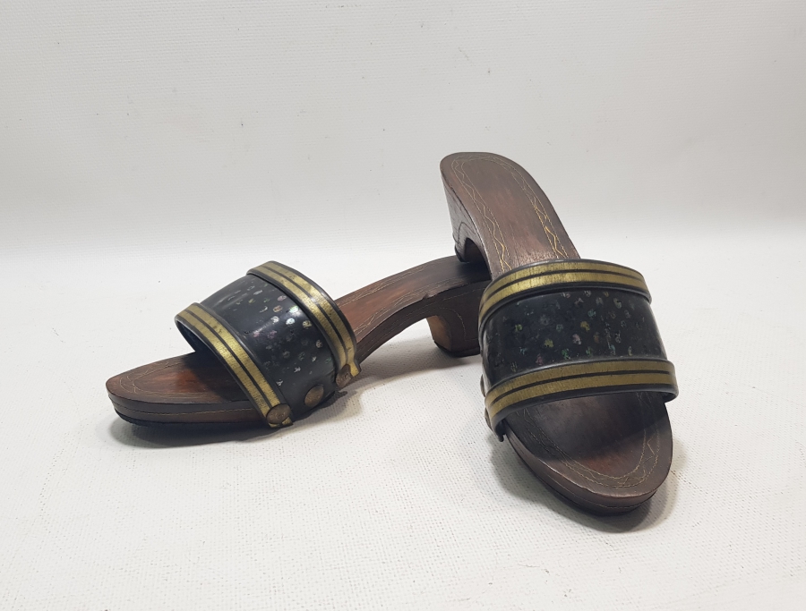 AHŞAP ÜZERİ İŞLEMELİ OSMANLI DÖNEMİ AFYON İŞİ GELİN TERLİĞİ