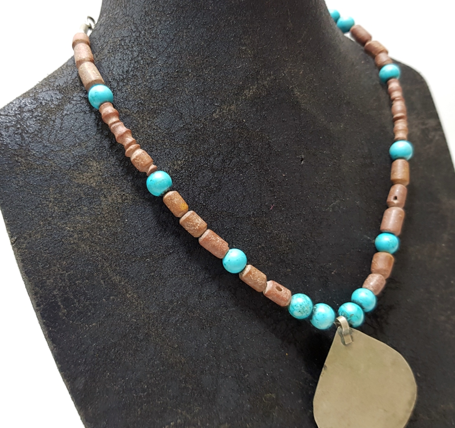 MERCAN VE TURKUAZ TAŞLARINDAN DİZAYN EDİLMİŞ OSMANLI ARMUDİ KOLYE UCU APLİKLİ GERDANLIK