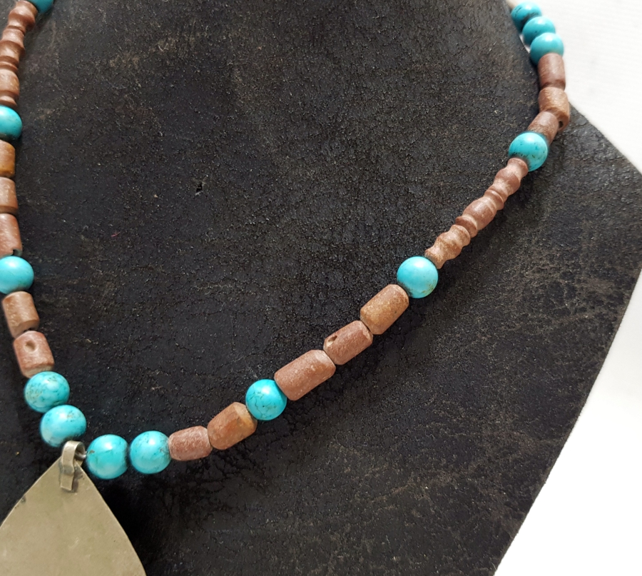 MERCAN VE TURKUAZ TAŞLARINDAN DİZAYN EDİLMİŞ OSMANLI ARMUDİ KOLYE UCU APLİKLİ GERDANLIK