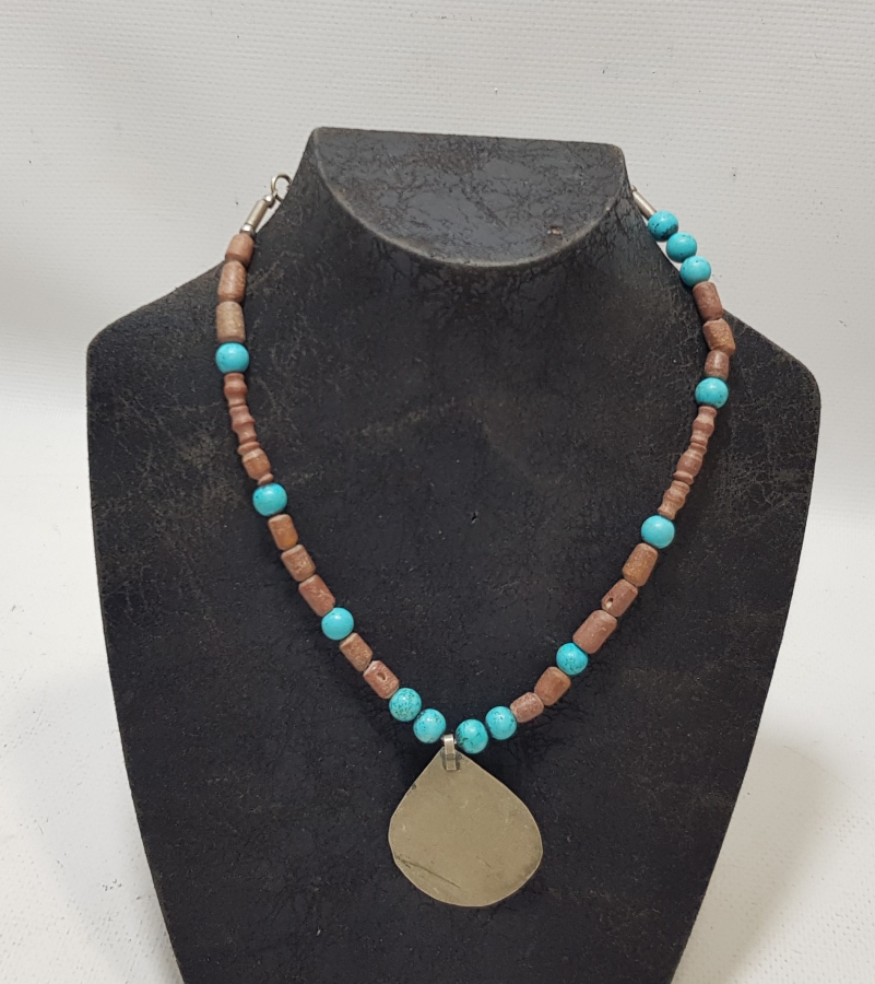 MERCAN VE TURKUAZ TAŞLARINDAN DİZAYN EDİLMİŞ OSMANLI ARMUDİ KOLYE UCU APLİKLİ GERDANLIK