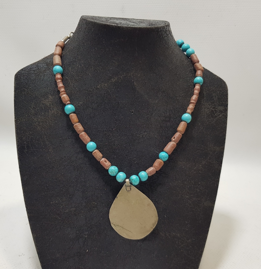 MERCAN VE TURKUAZ TAŞLARINDAN DİZAYN EDİLMİŞ OSMANLI ARMUDİ KOLYE UCU APLİKLİ GERDANLIK