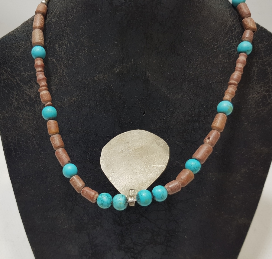 MERCAN VE TURKUAZ TAŞLARINDAN DİZAYN EDİLMİŞ OSMANLI ARMUDİ KOLYE UCU APLİKLİ GERDANLIK