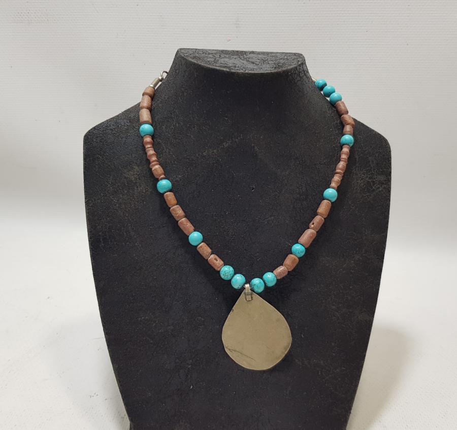 MERCAN VE TURKUAZ TAŞLARINDAN DİZAYN EDİLMİŞ OSMANLI ARMUDİ KOLYE UCU APLİKLİ GERDANLIK