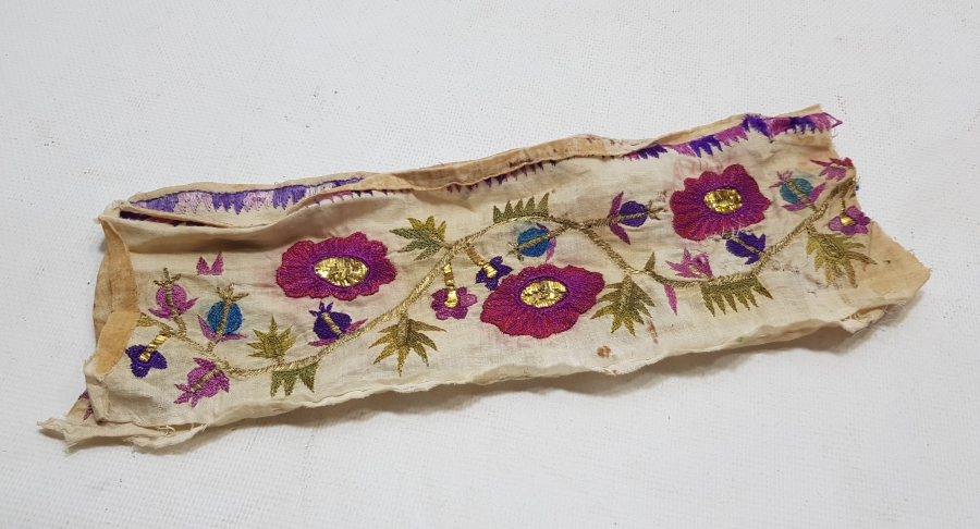 OSMANLI DÖNEMİ İŞLEMELİ YAĞLIK FRAGMANI