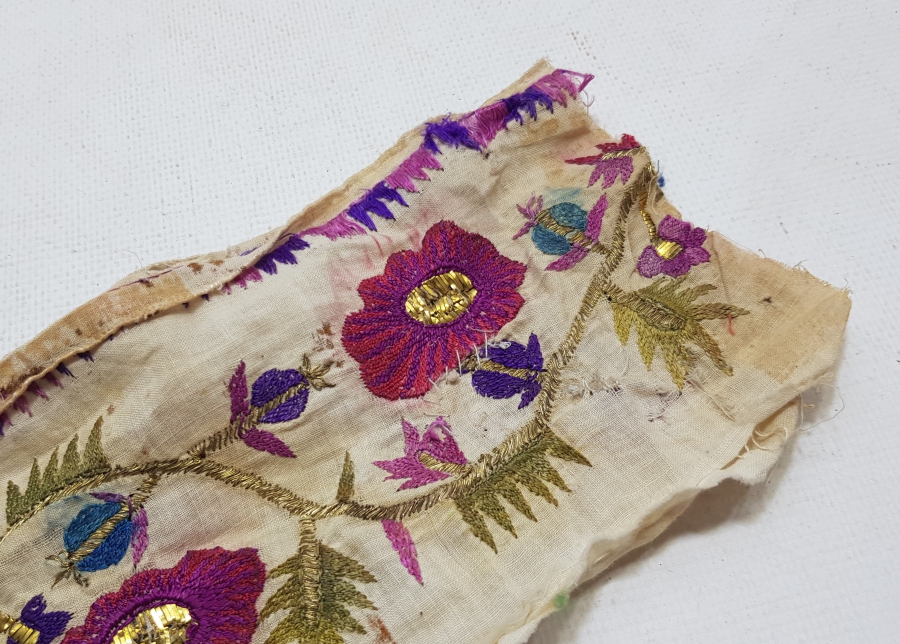 OSMANLI DÖNEMİ İŞLEMELİ YAĞLIK FRAGMANI