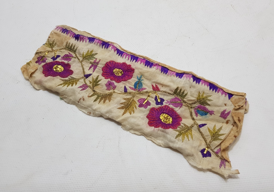 OSMANLI DÖNEMİ İŞLEMELİ YAĞLIK FRAGMANI