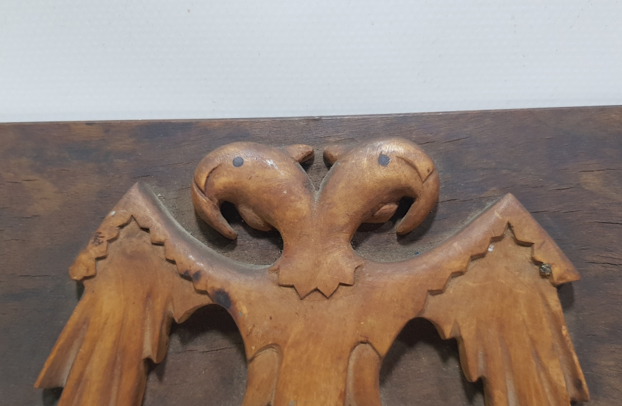 EL OYMA İŞÇİLİKLİ ÇİFT BAŞLI KARTAL FİGÜRLÜ ANTİKA AHŞAP PANO