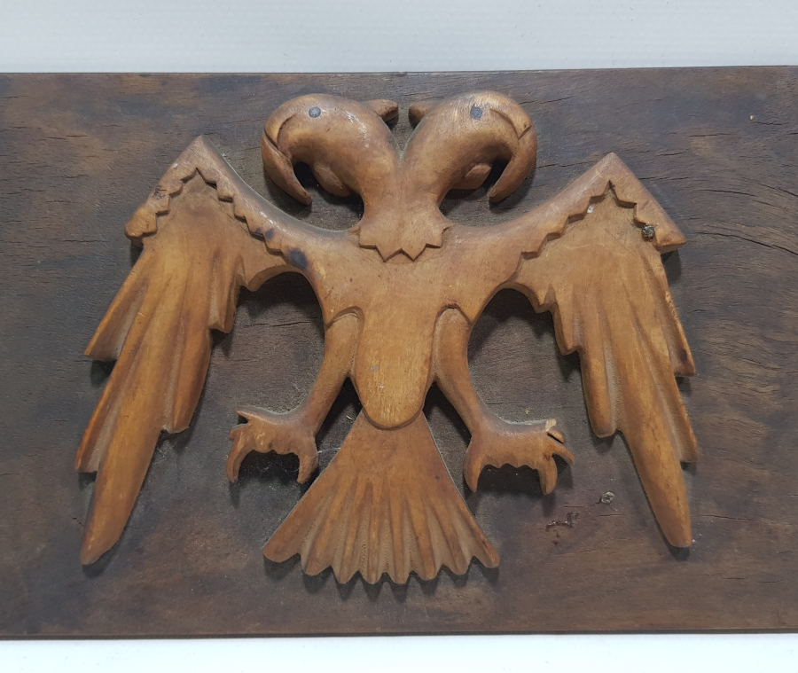 EL OYMA İŞÇİLİKLİ ÇİFT BAŞLI KARTAL FİGÜRLÜ ANTİKA AHŞAP PANO