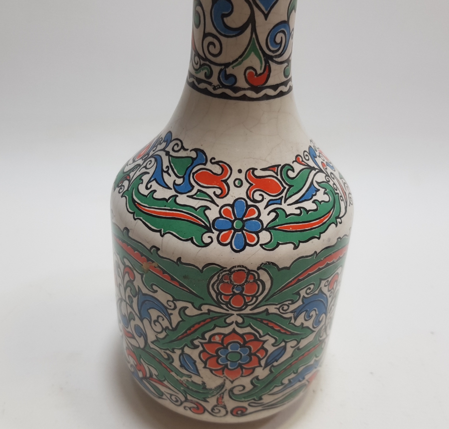 RUM İŞİ ALTI DAMGALI ANTİKA PORSELEN KARAF