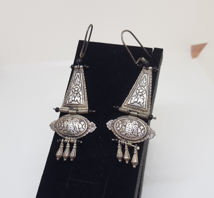 ÜZERİNDE ÇİFT BAŞLI KARTAL FİGÜRÜ BULUNAN ÖZEL YAPIM OSMANLI GÜMÜŞ KÜPE