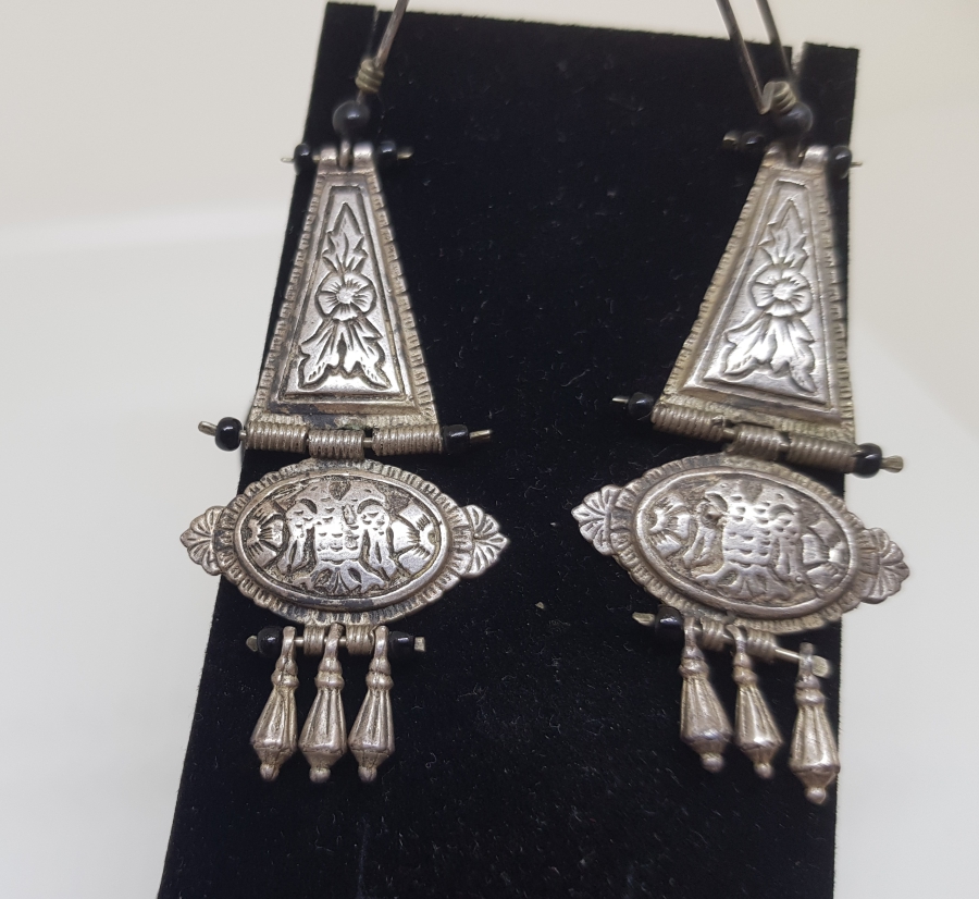 ÜZERİNDE ÇİFT BAŞLI KARTAL FİGÜRÜ BULUNAN ÖZEL YAPIM OSMANLI GÜMÜŞ KÜPE