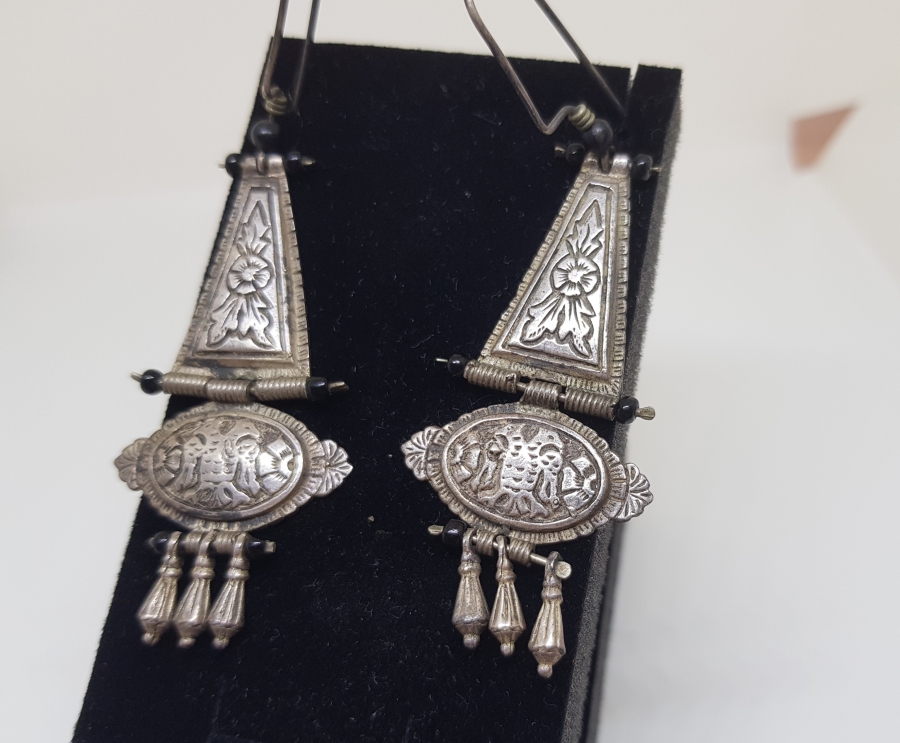 ÜZERİNDE ÇİFT BAŞLI KARTAL FİGÜRÜ BULUNAN ÖZEL YAPIM OSMANLI GÜMÜŞ KÜPE