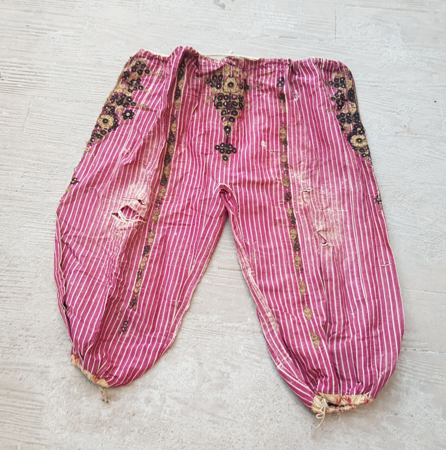 OSMANLI DÖNEMİ İPEK İBRİŞİM VE GÜMÜŞ SIRMA İŞÇİLİKLİ GELİN ŞALVARI