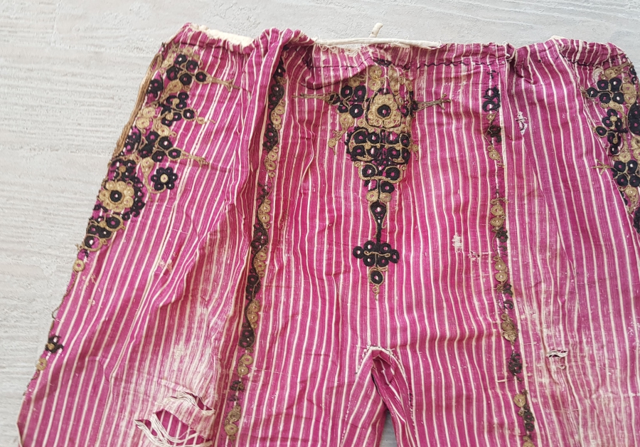 OSMANLI DÖNEMİ İPEK İBRİŞİM VE GÜMÜŞ SIRMA İŞÇİLİKLİ GELİN ŞALVARI