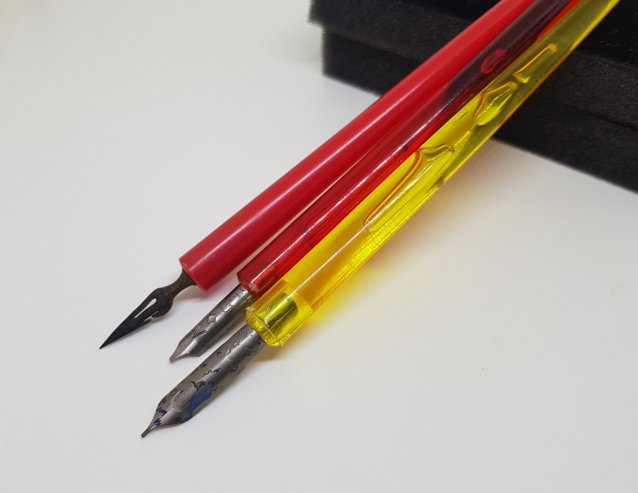 3 ADET ANTİKA DİVİT