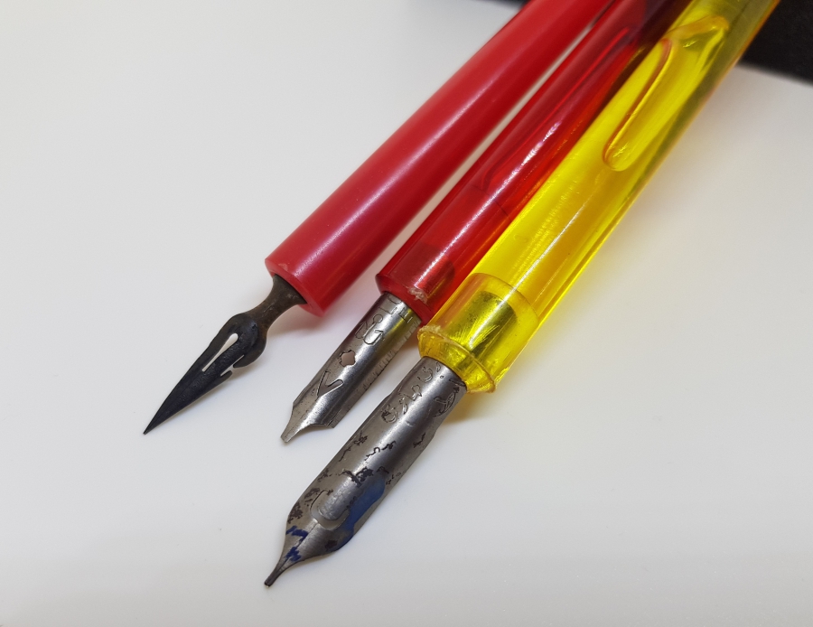 3 ADET ANTİKA DİVİT