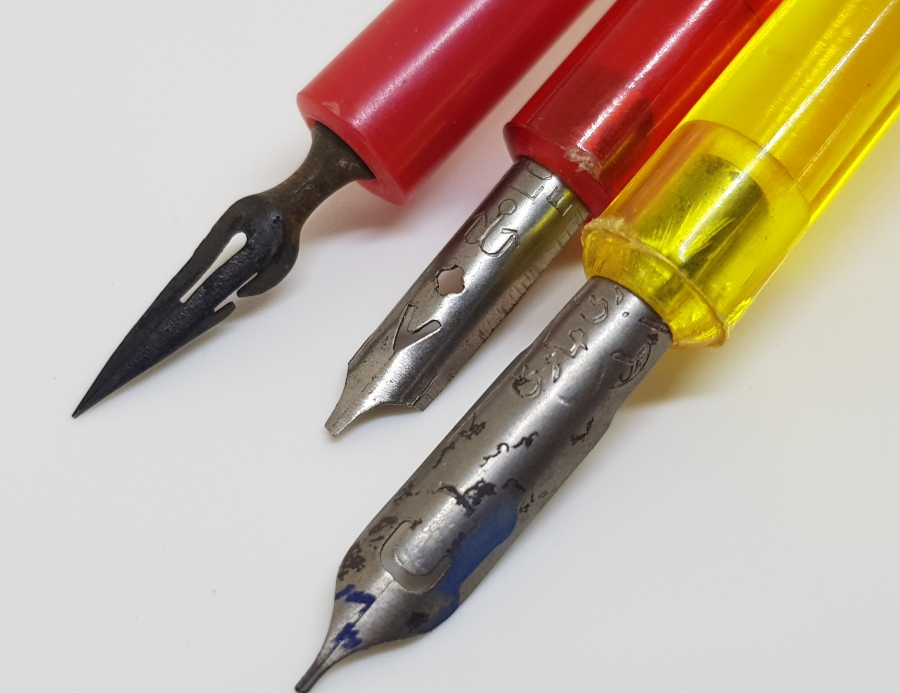 3 ADET ANTİKA DİVİT