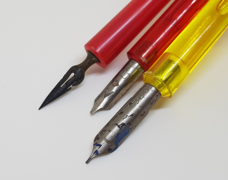 3 ADET ANTİKA DİVİT