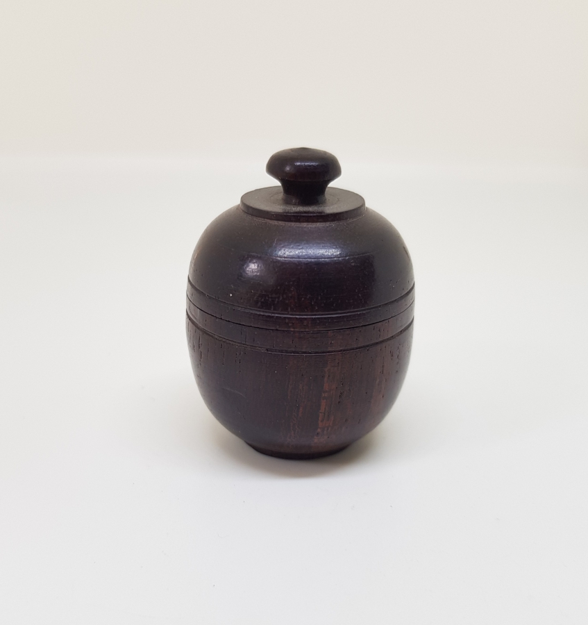 OSMANLI DÖNEMİ AHŞAPTAN MAMUL KAPAKLI NADİR SAKIZLIK