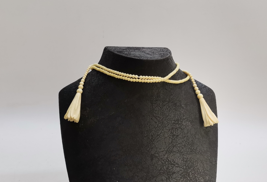 LALE FORMLU UÇLARI BULUNAN OSMANLI DÖNEMİ FİLDİŞİ GERDANLIK