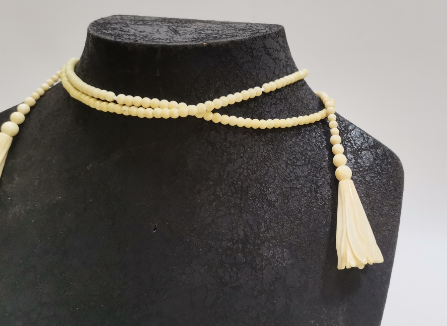 LALE FORMLU UÇLARI BULUNAN OSMANLI DÖNEMİ FİLDİŞİ GERDANLIK