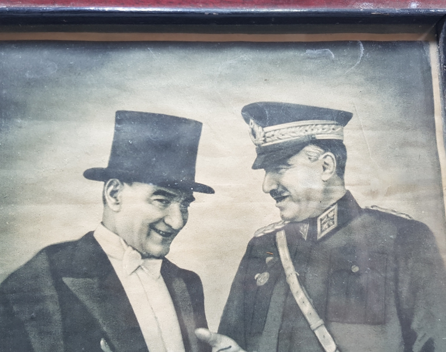 ORİJİNAL ÇERÇEVESİNDE ATATÜRK VE FEVZİ ÇAKMAK GÖRSELLİ POSTER FOTOĞRAF