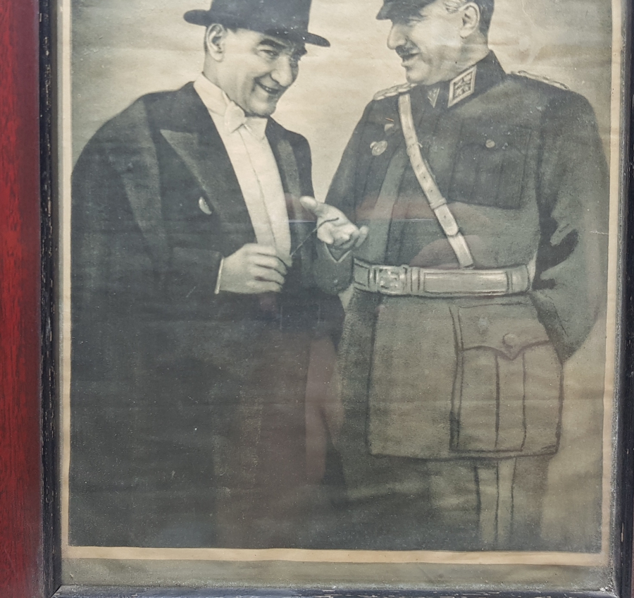 ORİJİNAL ÇERÇEVESİNDE ATATÜRK VE FEVZİ ÇAKMAK GÖRSELLİ POSTER FOTOĞRAF