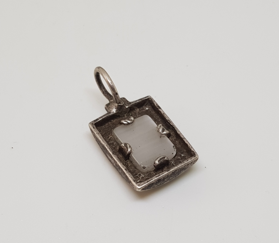 SEDEF TAŞLI GÜMÜŞ KOLYE UCU