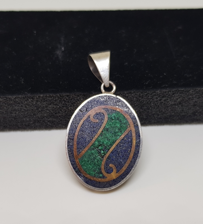 DOĞAL TAŞLI ÖZEL YAPIM ANTİKA GÜMÜŞ KOLYE UCU