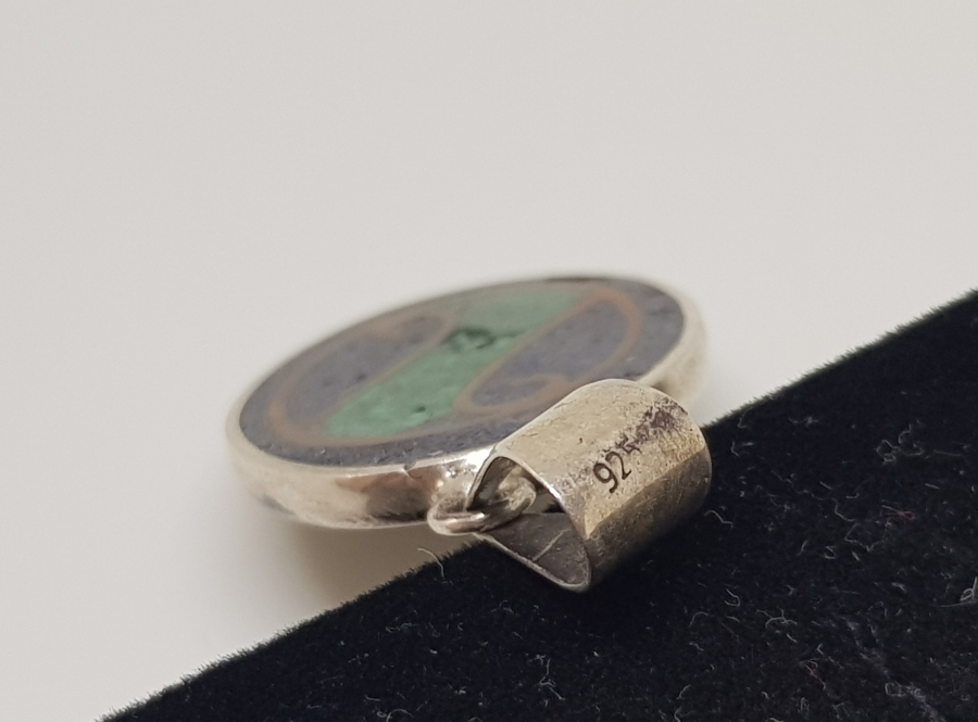 DOĞAL TAŞLI ÖZEL YAPIM ANTİKA GÜMÜŞ KOLYE UCU