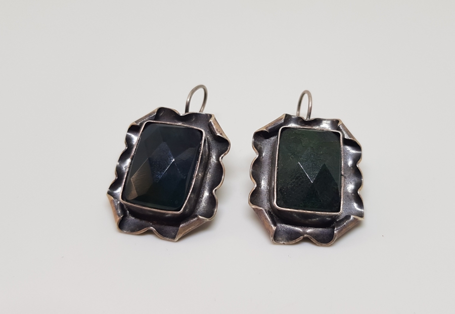 FASETA KESİM AKİKLİ GÜMÜŞ KÜPE