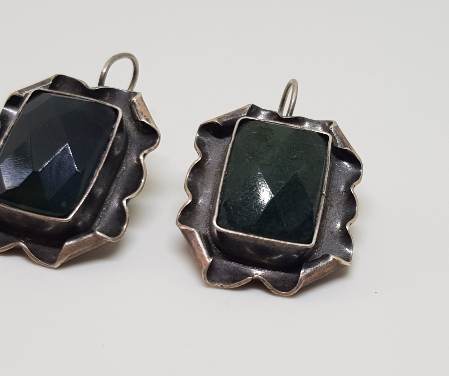 FASETA KESİM AKİKLİ GÜMÜŞ KÜPE