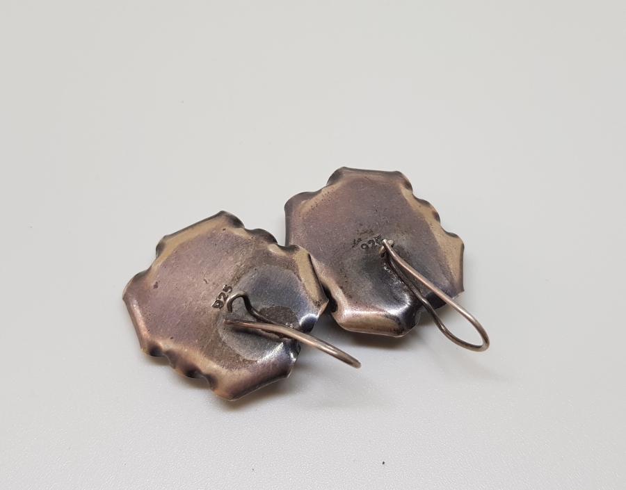 FASETA KESİM AKİKLİ GÜMÜŞ KÜPE