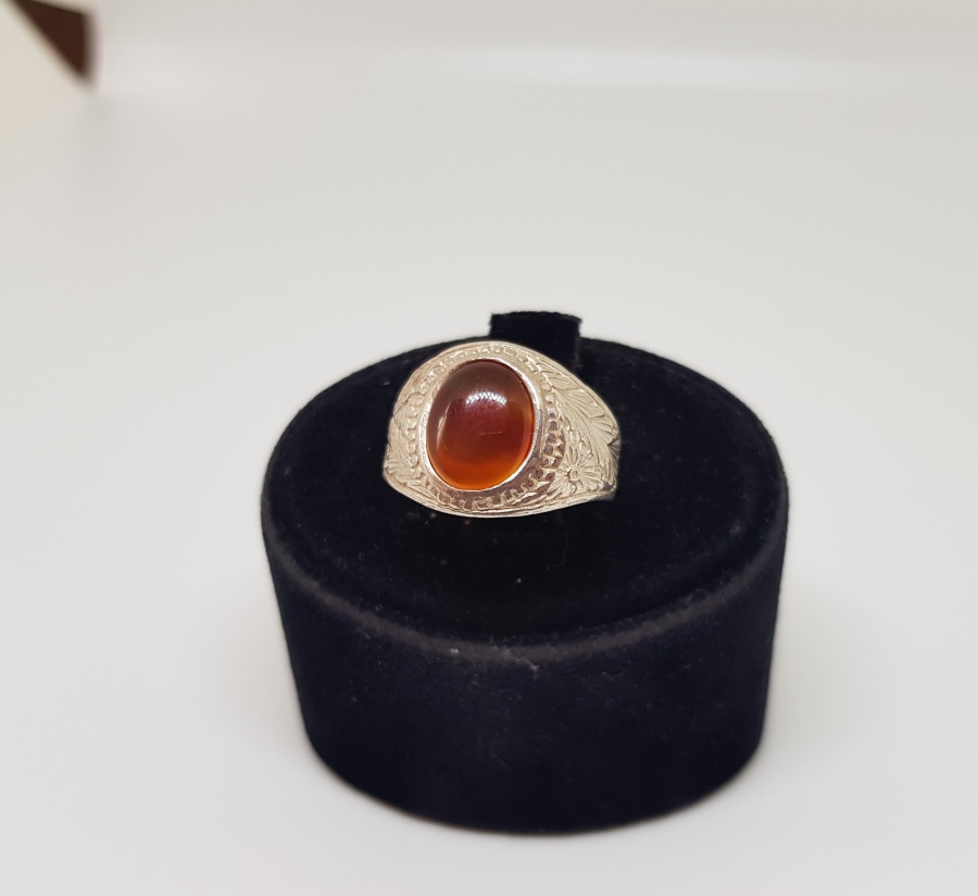 ÜZERİNDE HARELİ SÜLEYMANİYE AKİĞİ BULUNAN ÖZEL YAPIM GÜMÜŞ YÜZÜK