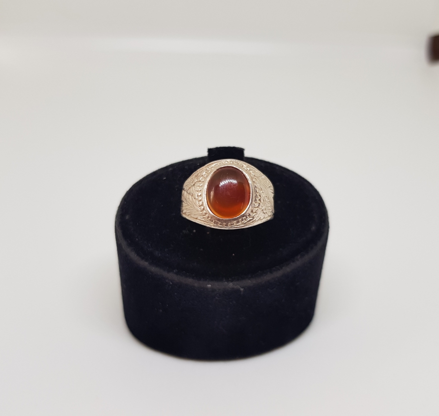 ÜZERİNDE HARELİ SÜLEYMANİYE AKİĞİ BULUNAN ÖZEL YAPIM GÜMÜŞ YÜZÜK