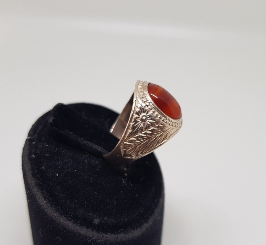 ÜZERİNDE HARELİ SÜLEYMANİYE AKİĞİ BULUNAN ÖZEL YAPIM GÜMÜŞ YÜZÜK