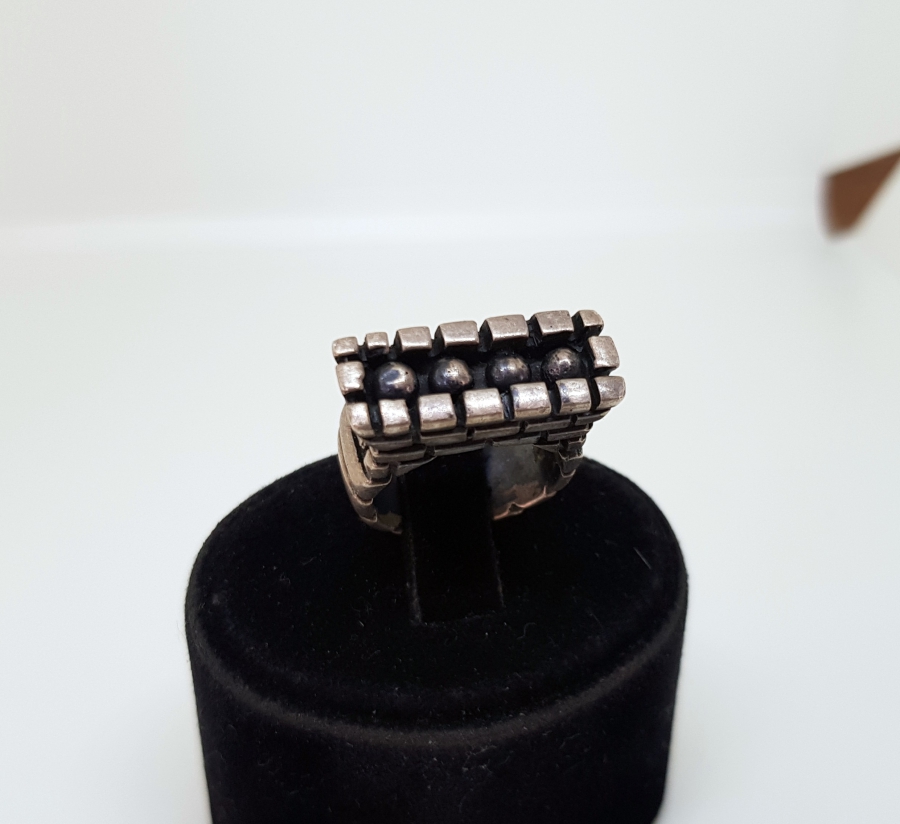 KALE DUVARI FORMUNDA YAPILMIŞ ÖZEL YAPIM GÜMÜŞ YÜZÜK