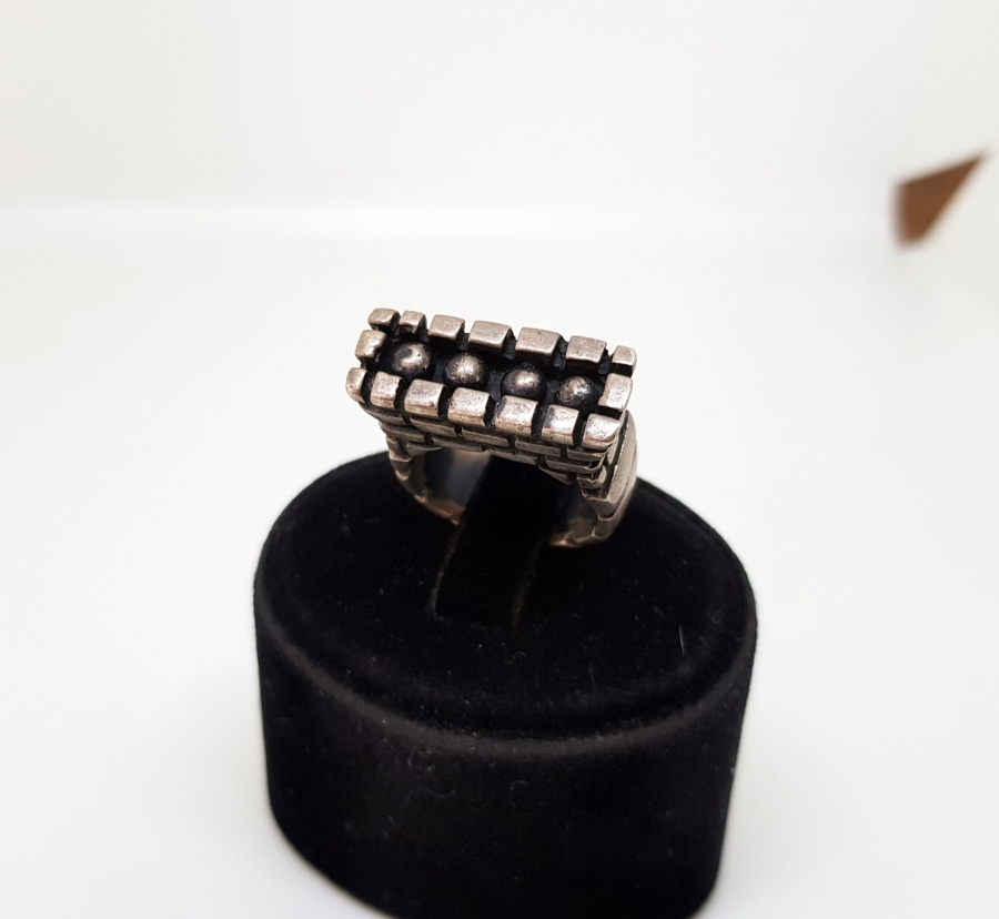 KALE DUVARI FORMUNDA YAPILMIŞ ÖZEL YAPIM GÜMÜŞ YÜZÜK