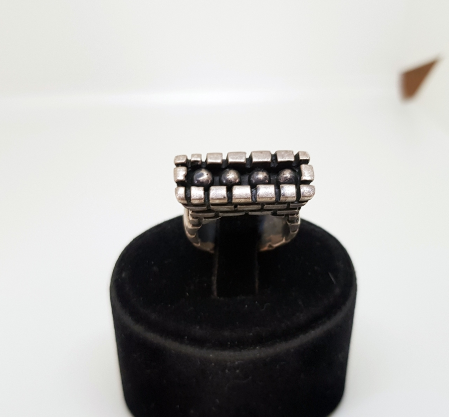 KALE DUVARI FORMUNDA YAPILMIŞ ÖZEL YAPIM GÜMÜŞ YÜZÜK