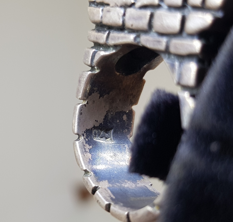 KALE DUVARI FORMUNDA YAPILMIŞ ÖZEL YAPIM GÜMÜŞ YÜZÜK