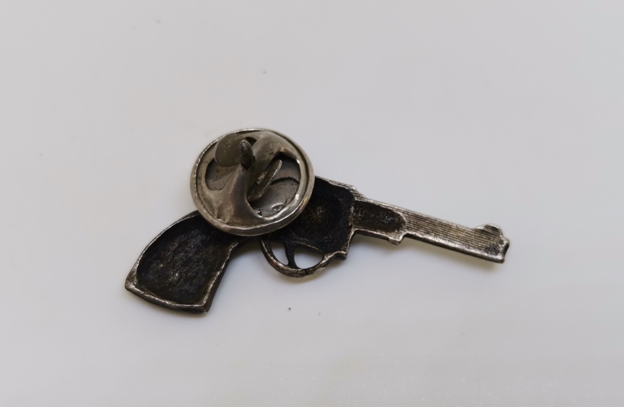 TABANCA FORMUNDA YAPILMIŞ ANTİKA GÜMÜŞ BROŞ