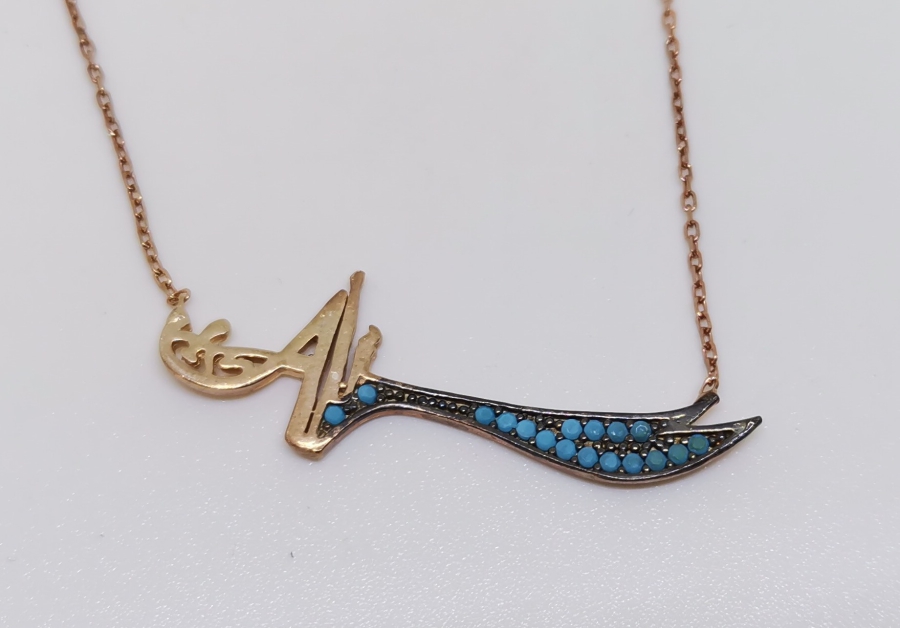 ZÜLFİKAR FORMUNDA YAPILMIŞ ÖZEL YAPIM GÜMÜŞ KOLYE UCU